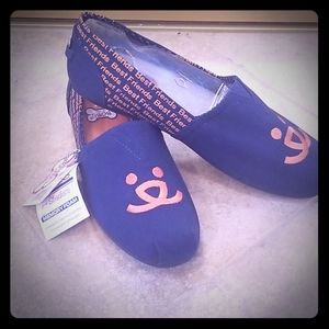 Sketchers Bob's for dogs shoes size 10